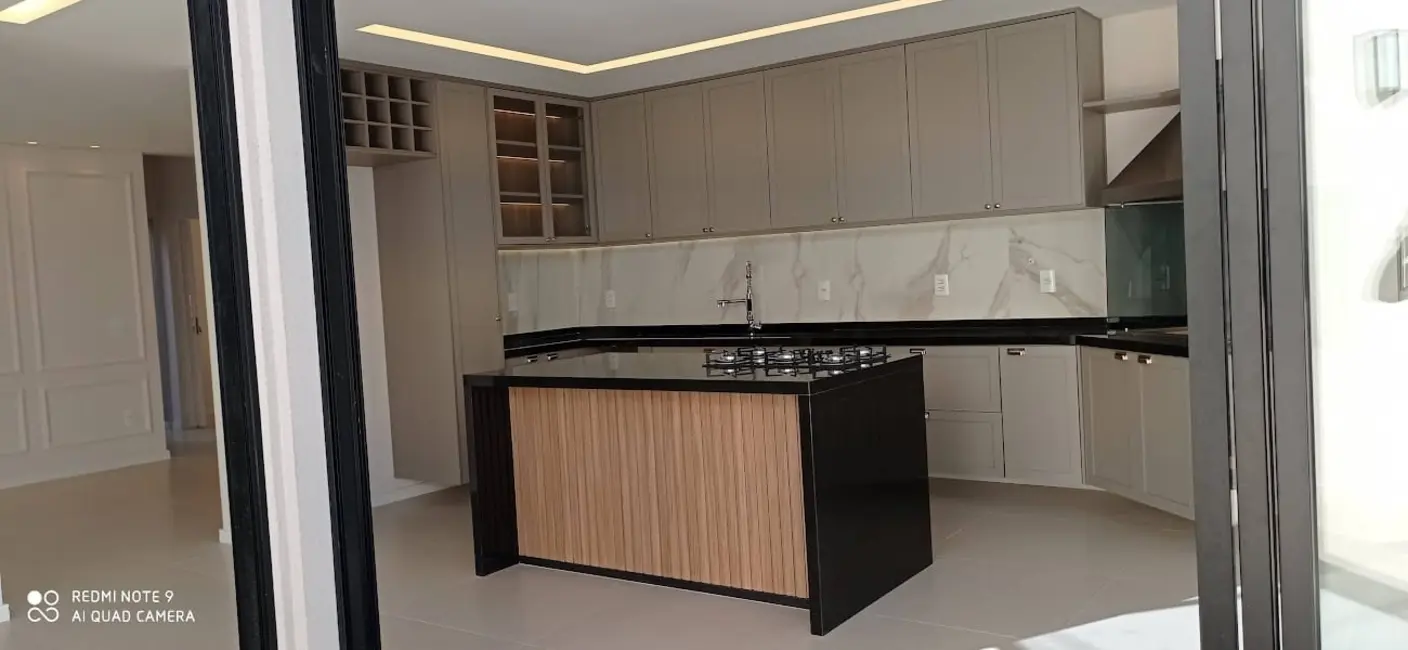 Foto 7 de Sobrado com 4 quartos à venda e para alugar, 270m2 em Tremembe - SP