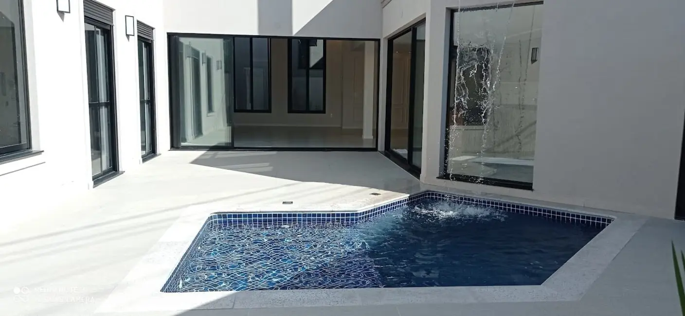 Foto 8 de Sobrado com 4 quartos à venda e para alugar, 270m2 em Tremembe - SP