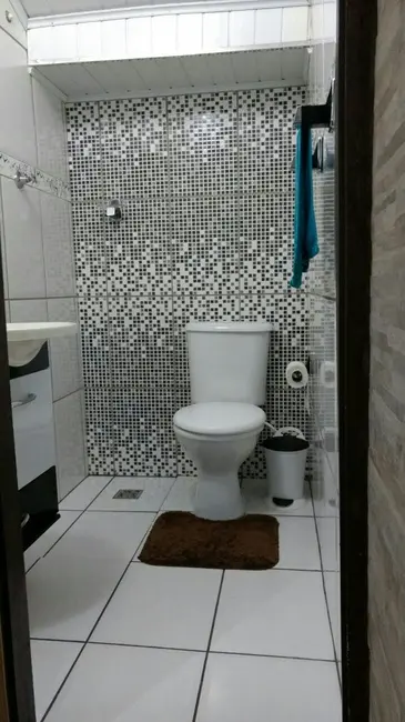 Foto 9 de Casa com 5 quartos à venda, 220m2 em Moreira César, Pindamonhangaba - SP
