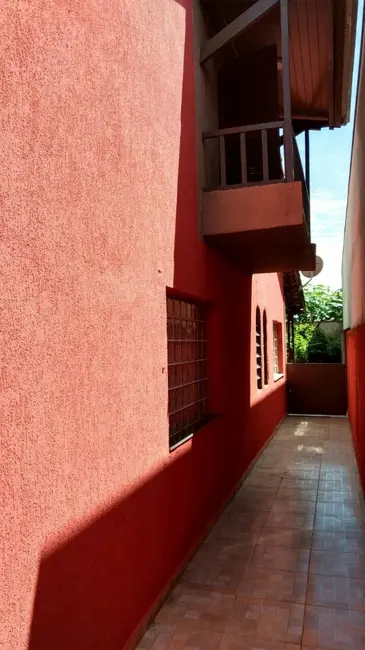 Foto 2 de Casa com 5 quartos à venda, 220m2 em Moreira César, Pindamonhangaba - SP