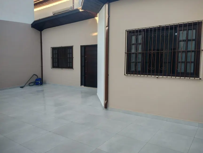 Foto 3 de Casa com 4 quartos à venda, 170m2 em Centro, Pindamonhangaba - SP