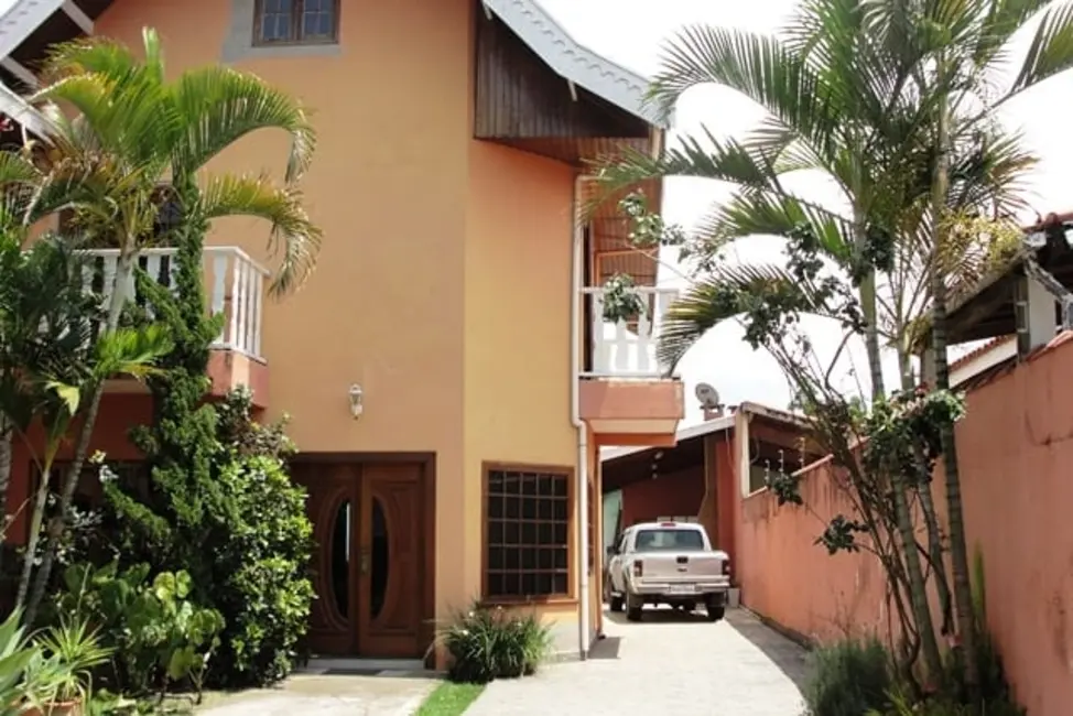 Foto 3 de Sobrado com 4 quartos à venda e para alugar, 274m2 em Jardim Residencial Doutor Lessa, Pindamonhangaba - SP