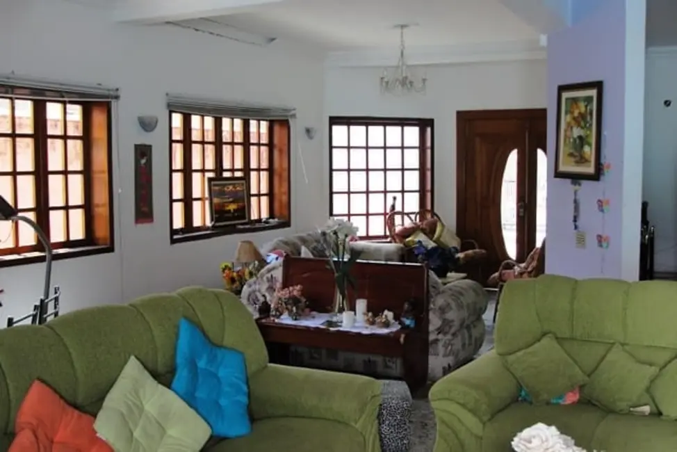 Foto 6 de Sobrado com 4 quartos à venda e para alugar, 274m2 em Jardim Residencial Doutor Lessa, Pindamonhangaba - SP