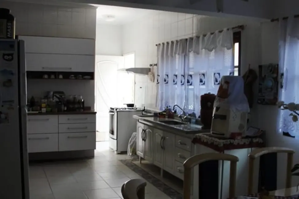 Foto 7 de Sobrado com 4 quartos à venda e para alugar, 274m2 em Jardim Residencial Doutor Lessa, Pindamonhangaba - SP