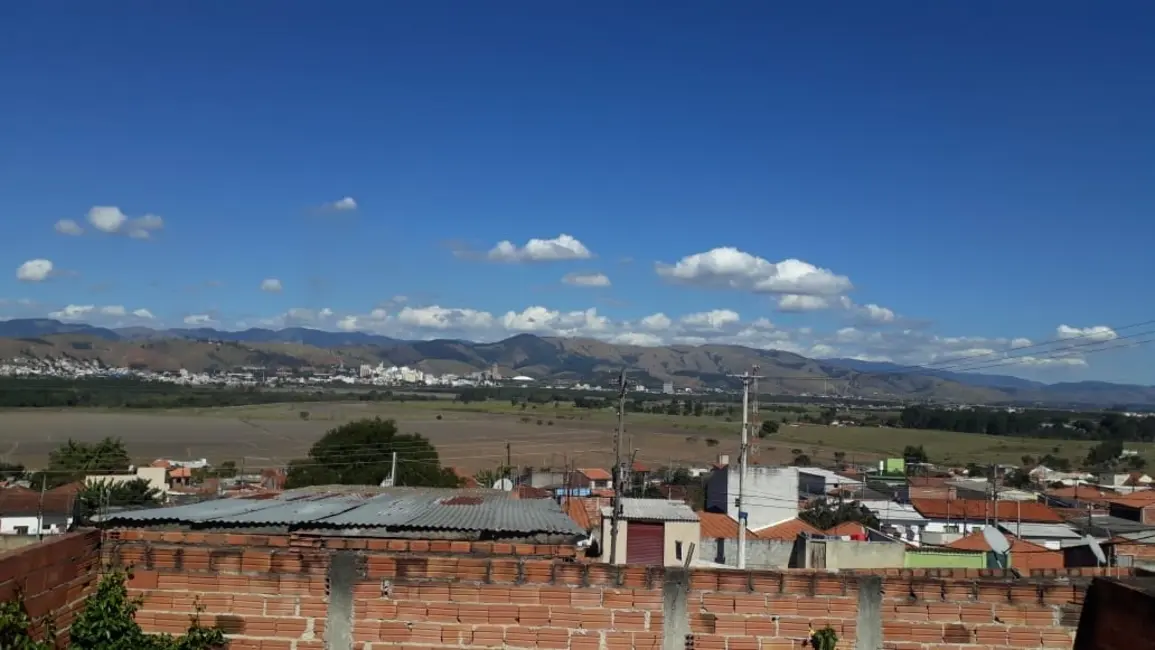 Foto 6 de Casa com 2 quartos à venda, 81m2 em Guaratingueta - SP