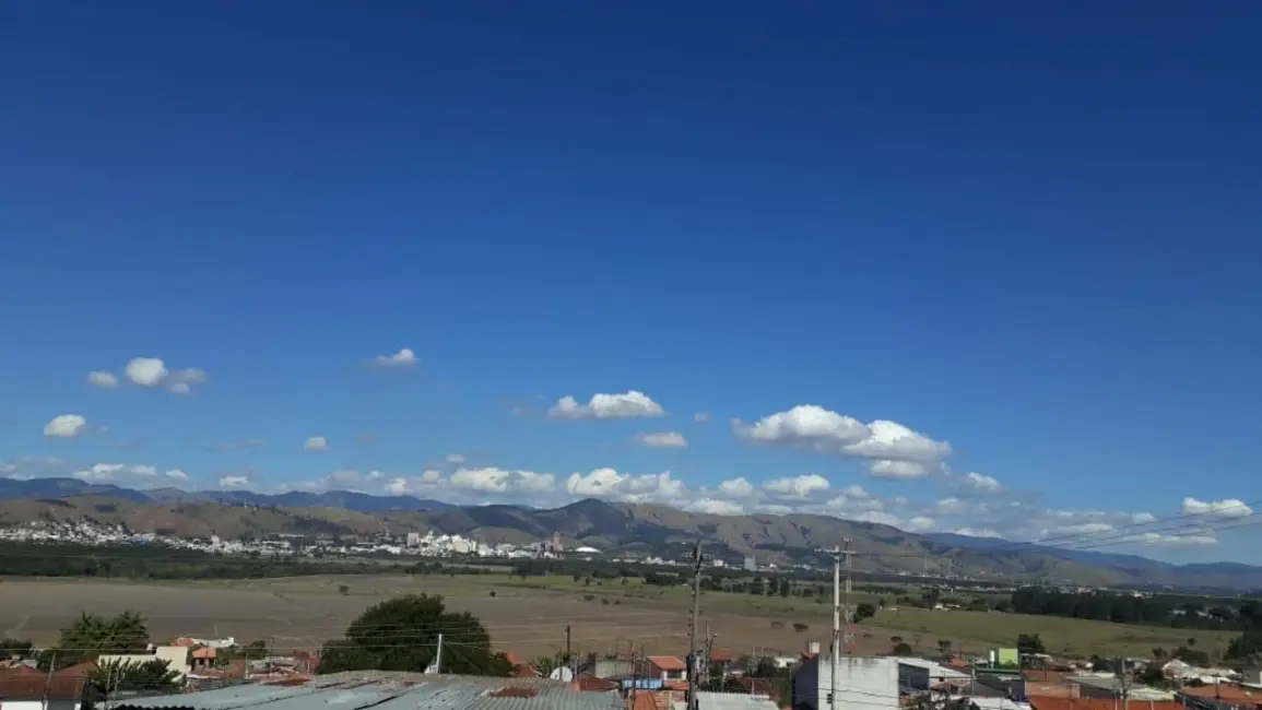 Foto 7 de Casa com 2 quartos à venda, 81m2 em Guaratingueta - SP