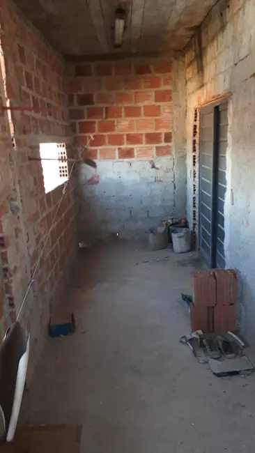 Foto 5 de Casa com 2 quartos à venda, 81m2 em Guaratingueta - SP