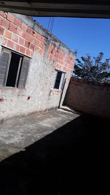 Foto 1 de Casa com 2 quartos à venda, 81m2 em Guaratingueta - SP