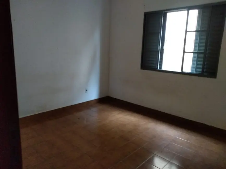 Casa com 3 quartos à venda, 320m2 em Jardim Rosely, Pindamonhangaba - SP - imagem 8 Foto 8 de Casa com 3 quartos à venda, 320m2 em Jardim Rosely, Pindamonhangaba - SP