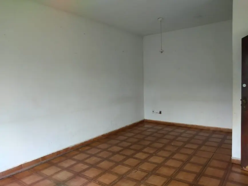 Casa com 3 quartos à venda, 320m2 em Jardim Rosely, Pindamonhangaba - SP - imagem 5 Foto 5 de Casa com 3 quartos à venda, 320m2 em Jardim Rosely, Pindamonhangaba - SP