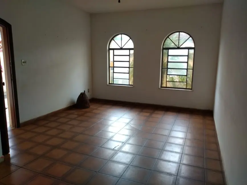 Foto 3 de Casa com 3 quartos à venda, 320m2 em Jardim Rosely, Pindamonhangaba - SP