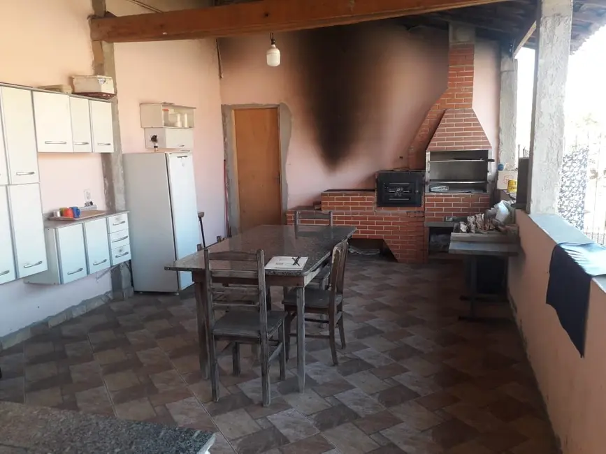 Foto 1 de Casa com 2 quartos à venda, 180m2 em Roseira - SP