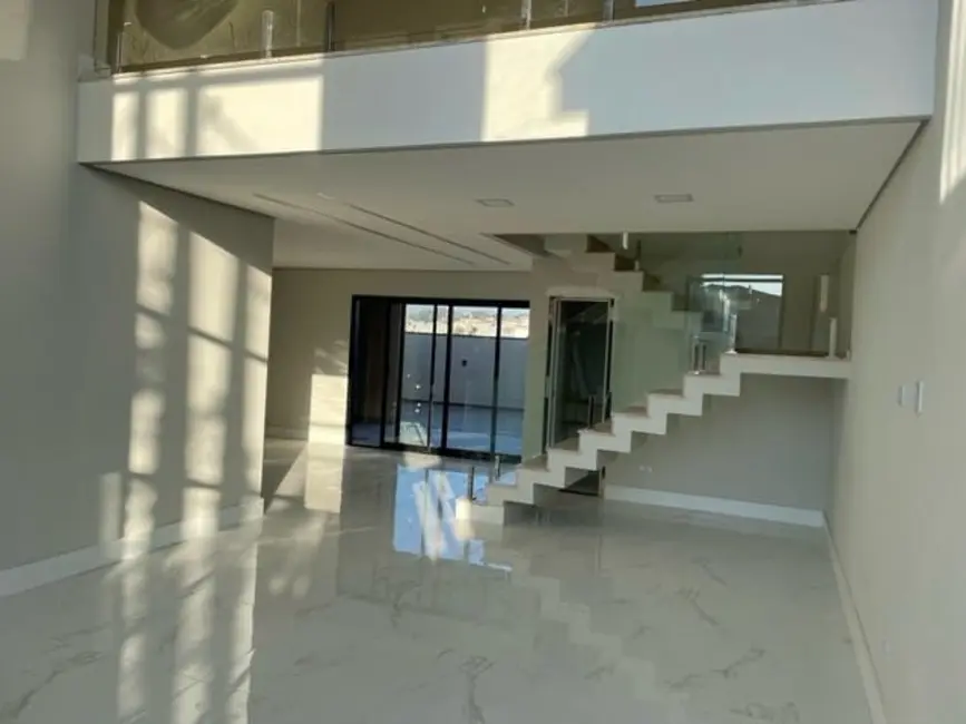 Foto 4 de Sobrado com 3 quartos à venda, 260m2 em Bairro do Grama, Cacapava - SP