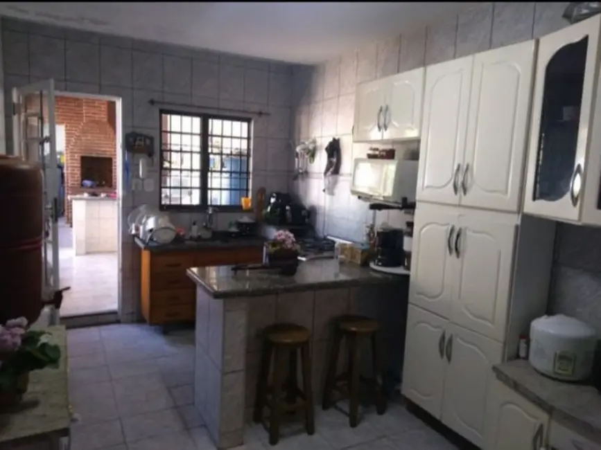 Casa com 3 quartos à venda, 210m2 em Bela Vista, Pindamonhangaba - SP - imagem 5 Foto 5 de Casa com 3 quartos à venda, 210m2 em Bela Vista, Pindamonhangaba - SP