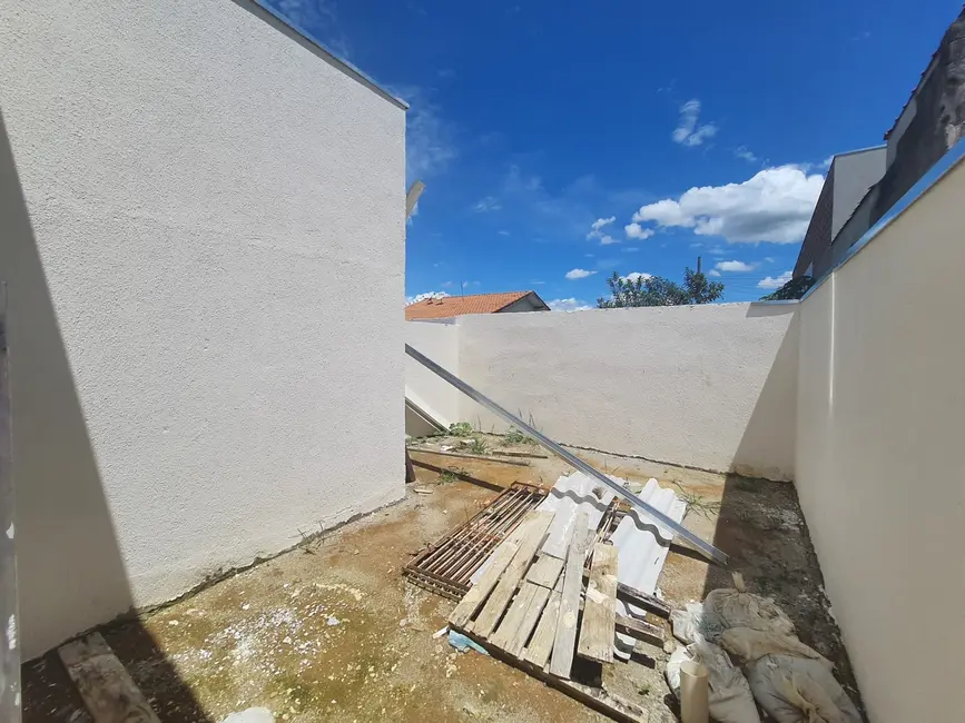 Foto 7 de Casa com 2 quartos à venda, 66m2 em Residencial Estoril, Taubate - SP