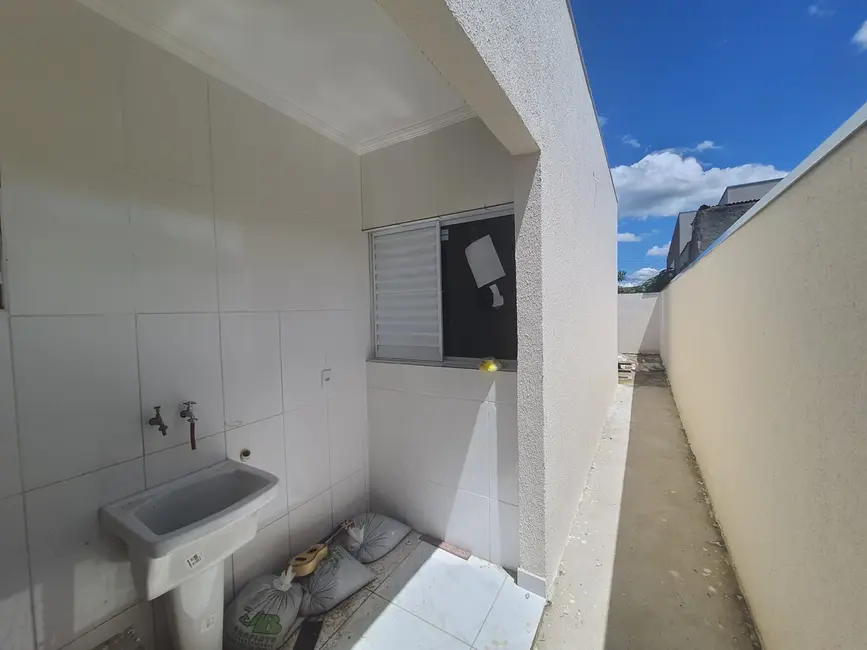Foto 5 de Casa com 2 quartos à venda, 66m2 em Residencial Estoril, Taubate - SP