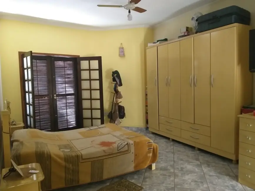 Sobrado com 3 quartos à venda, 130m2 em Parque das Nações, Pindamonhangaba - SP - imagem 3 Foto 3 de Sobrado com 3 quartos à venda, 130m2 em Parque das Nações, Pindamonhangaba - SP