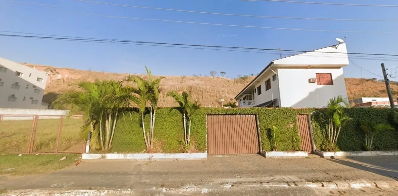 Sobrado com 4 quartos à venda, 215m2 em Aparecida - SP - imagem 1 Foto 1 de Sobrado com 4 quartos à venda, 215m2 em Aparecida - SP