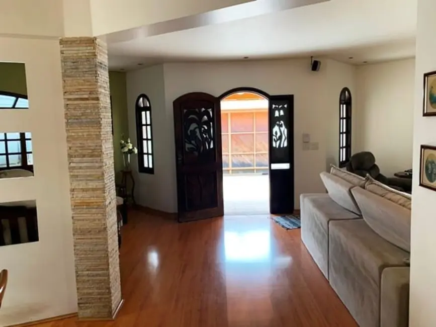 Foto 1 de Casa com 3 quartos à venda, 370m2 em Jardim Residencial Doutor Lessa, Pindamonhangaba - SP