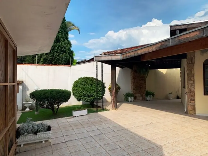Foto 3 de Casa com 3 quartos à venda, 370m2 em Jardim Residencial Doutor Lessa, Pindamonhangaba - SP