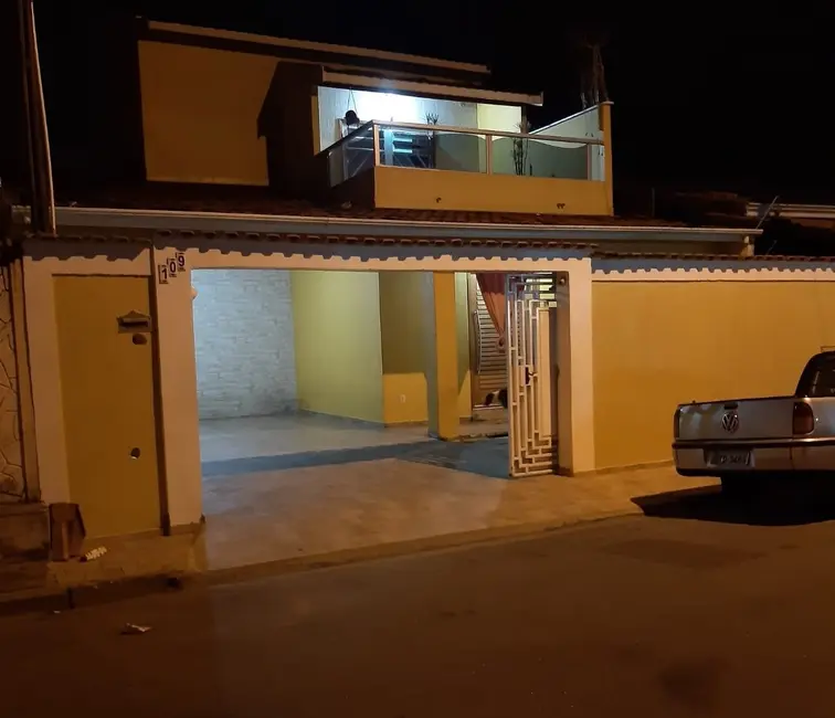 Foto 3 de Casa com 3 quartos à venda, 250m2 em Loteamento Residencial Andrade, Pindamonhangaba - SP