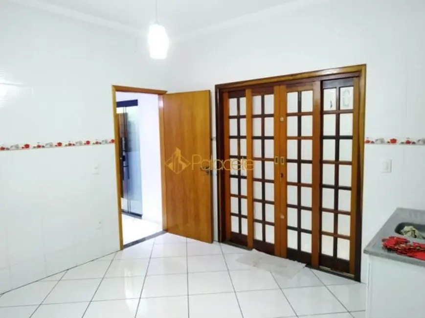 Foto 8 de Casa com 2 quartos à venda, 100m2 em Mombaça, Pindamonhangaba - SP