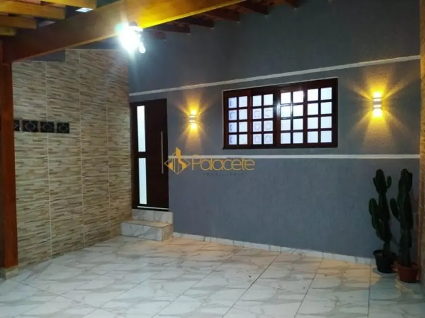 Foto 1 de Casa com 2 quartos à venda, 100m2 em Mombaça, Pindamonhangaba - SP