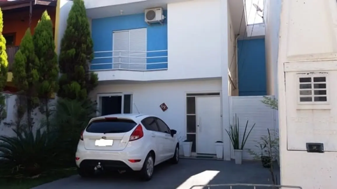 Foto 1 de Sobrado com 3 quartos à venda, 150m2 em Santana, Pindamonhangaba - SP