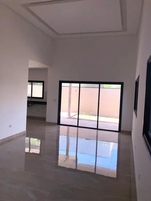 Casa de Condomínio com 3 quartos à venda, 146m2 em Santa Cruz dos Lázaros, Jacarei - SP - imagem 7 Foto 7 de Casa de Condomínio com 3 quartos à venda, 146m2 em Santa Cruz dos Lázaros, Jacarei - SP