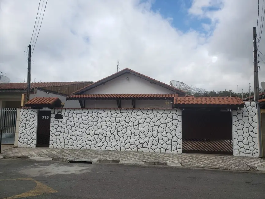 Foto 2 de Casa com 3 quartos à venda, 200m2 em Jardim Padre Rodolfo, Pindamonhangaba - SP
