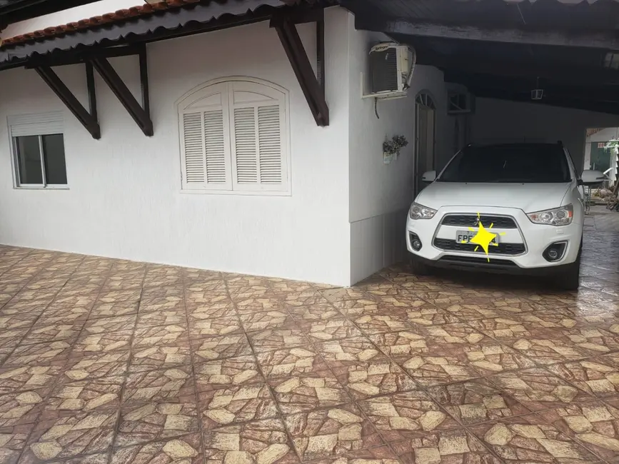 Foto 3 de Casa com 3 quartos à venda, 200m2 em Jardim Padre Rodolfo, Pindamonhangaba - SP