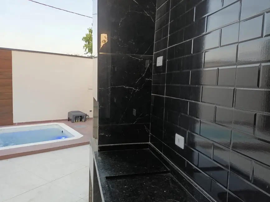 Foto 1 de Casa com 2 quartos à venda, 75m2 em Pindamonhangaba - SP