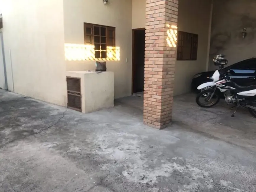 Foto 2 de Casa com 2 quartos à venda, 74m2 em Loteamento Residencial e Comercial Araguaia, Pindamonhangaba - SP