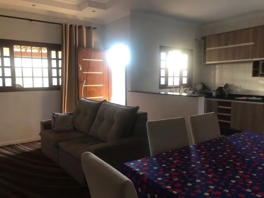 Foto 4 de Casa com 2 quartos à venda, 74m2 em Loteamento Residencial e Comercial Araguaia, Pindamonhangaba - SP