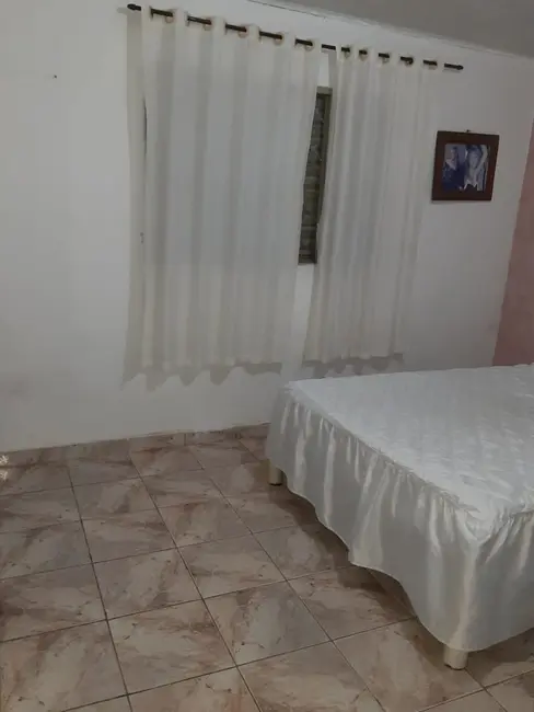 Foto 2 de Casa com 4 quartos à venda em Conjunto Residencial Araretama, Pindamonhangaba - SP