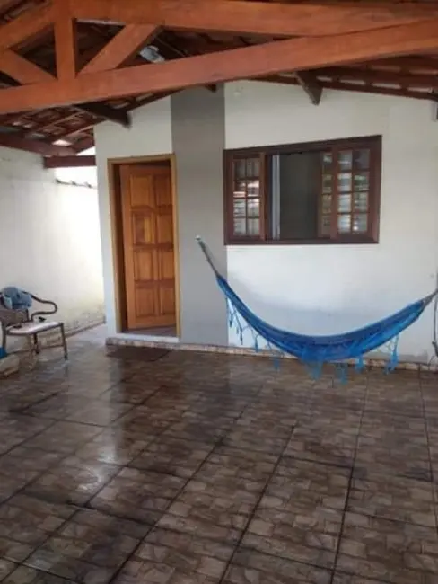 Foto 1 de Casa com 2 quartos à venda, 100m2 em Conjunto Residencial Araretama, Pindamonhangaba - SP