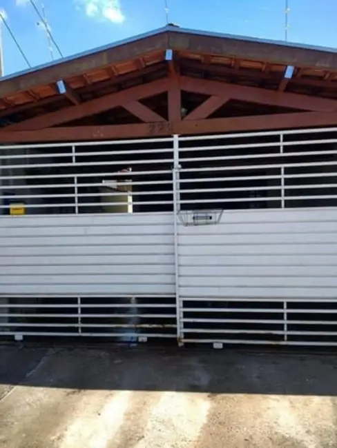 Casa com 2 quartos à venda, 100m2 em Conjunto Residencial Araretama, Pindamonhangaba - SP - imagem 2 Foto 2 de Casa com 2 quartos à venda, 100m2 em Conjunto Residencial Araretama, Pindamonhangaba - SP