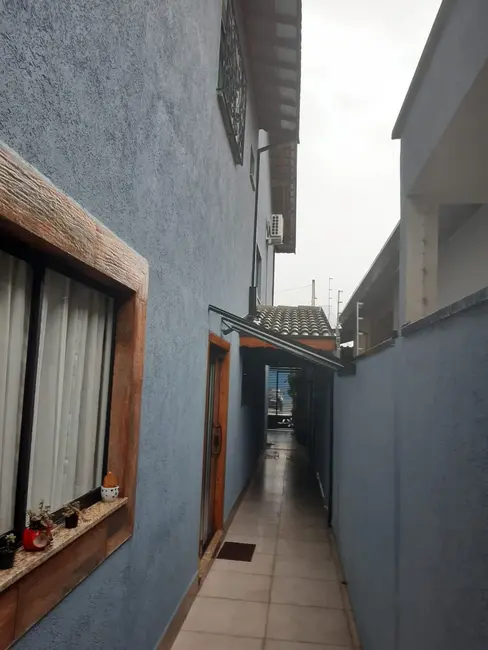 Sobrado com 4 quartos à venda, 190m2 em Residencial San Marino, Taubate - SP - imagem 4 Foto 4 de Sobrado com 4 quartos à venda, 190m2 em Residencial San Marino, Taubate - SP