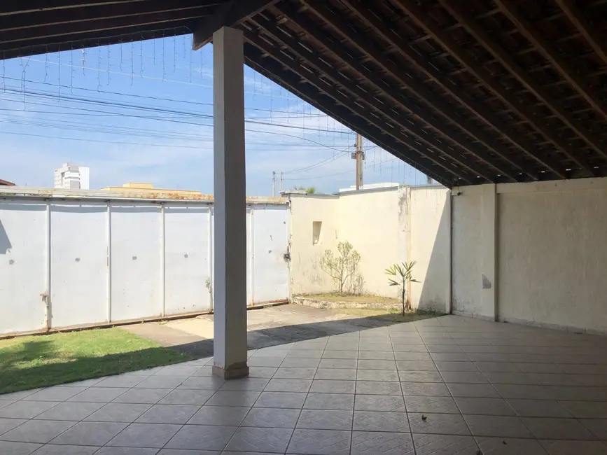 Foto 1 de Casa com 6 quartos à venda, 390m2 em Jardim Residencial Doutor Lessa, Pindamonhangaba - SP