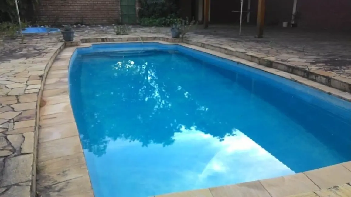 Foto 1 de Casa com 5 quartos à venda, 305m2 em Jardim Carlota, Pindamonhangaba - SP