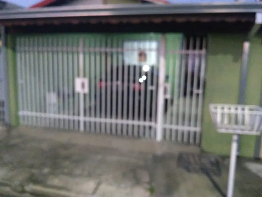 Foto 1 de Casa com 2 quartos à venda, 101m2 em Jardim Gurilândia, Taubate - SP