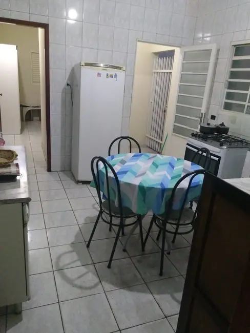 Foto 8 de Casa com 2 quartos à venda, 101m2 em Jardim Gurilândia, Taubate - SP