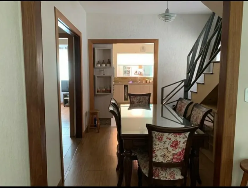 Foto 8 de Casa com 3 quartos à venda, 300m2 em Parque Santo Antônio, Taubate - SP