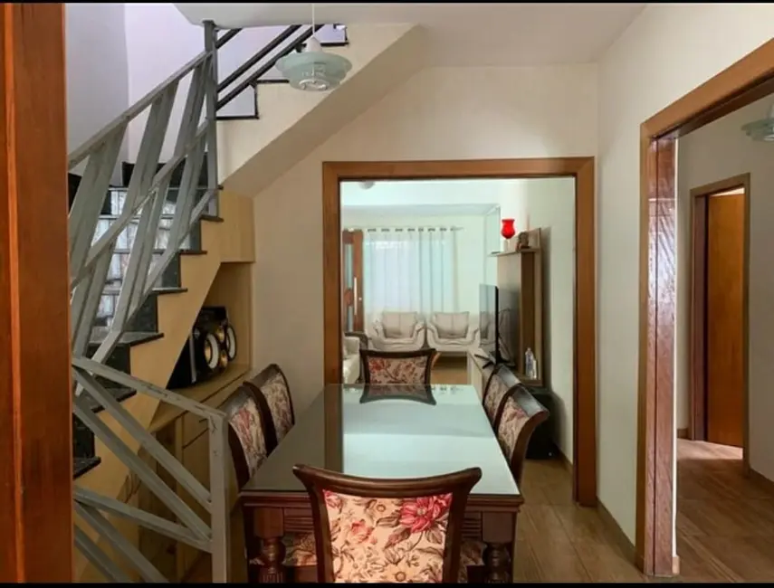 Foto 9 de Casa com 3 quartos à venda, 300m2 em Parque Santo Antônio, Taubate - SP