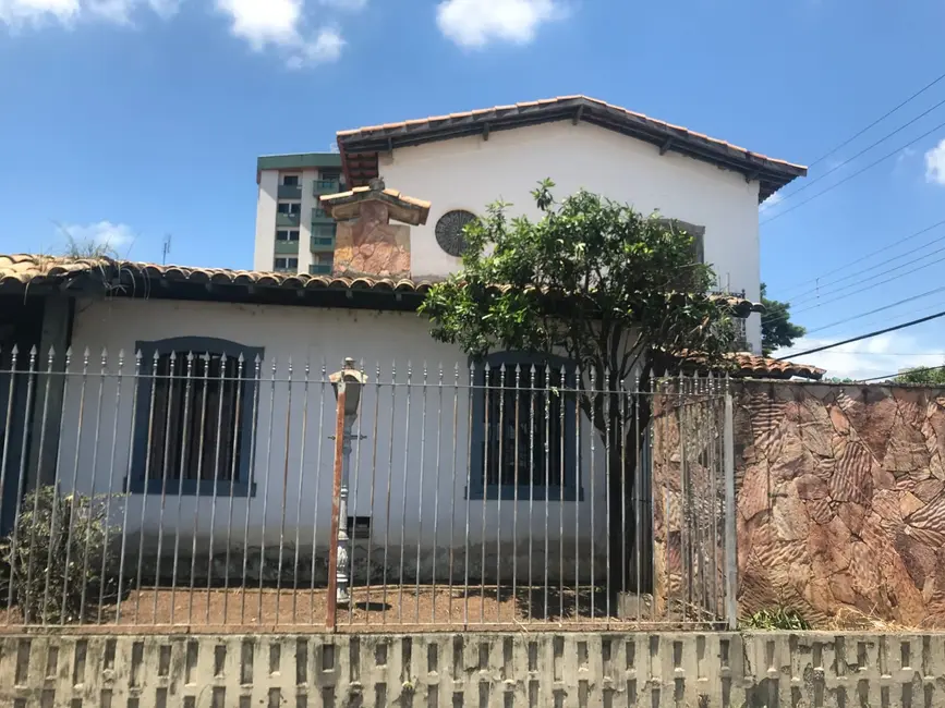 Foto 4 de Sobrado com 3 quartos à venda, 256m2 em Centro, Pindamonhangaba - SP