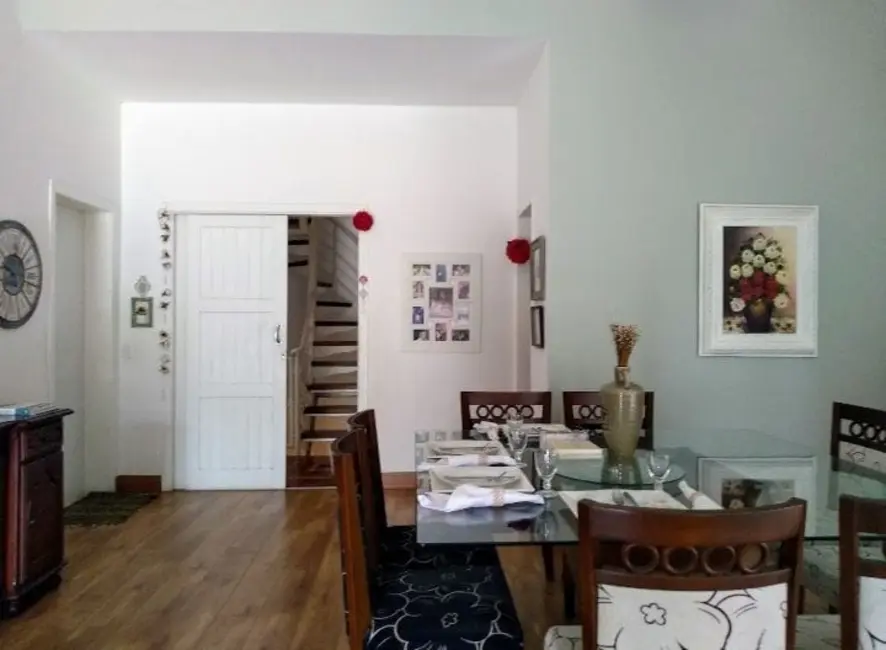 Foto 8 de Sobrado com 4 quartos à venda, 350m2 em Tremembe - SP