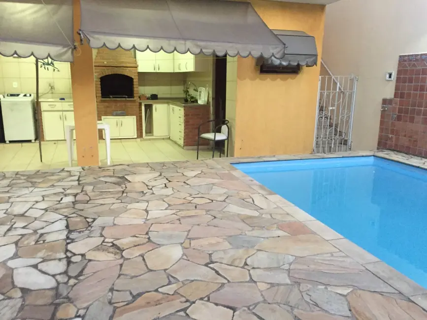 Foto 5 de Sobrado com 2 quartos à venda, 140m2 em Jardim Santa Luzia, Pindamonhangaba - SP