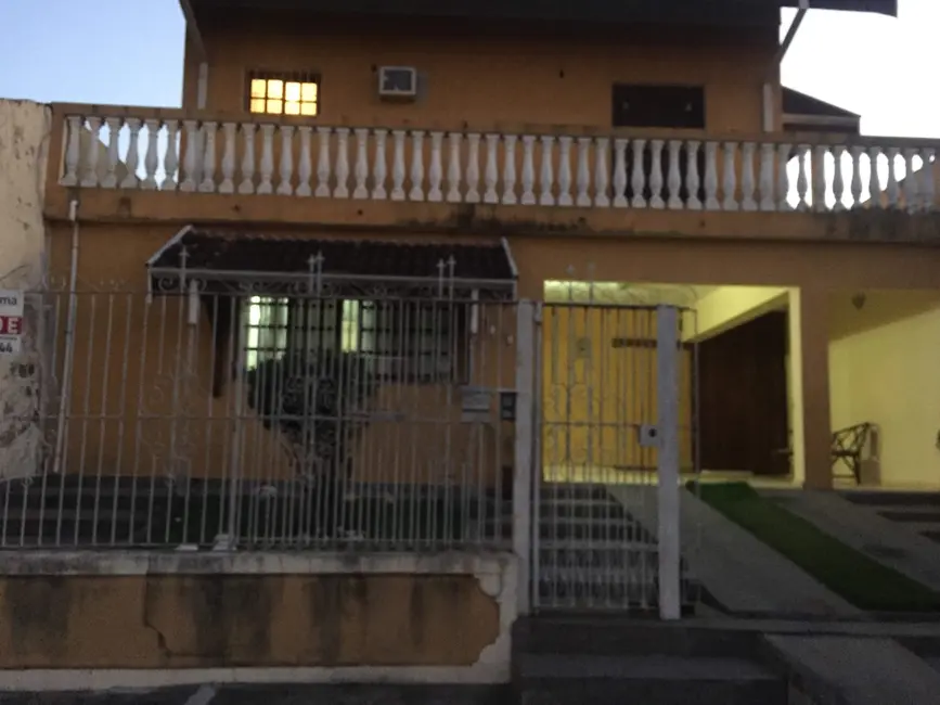 Foto 2 de Sobrado com 2 quartos à venda, 140m2 em Jardim Santa Luzia, Pindamonhangaba - SP