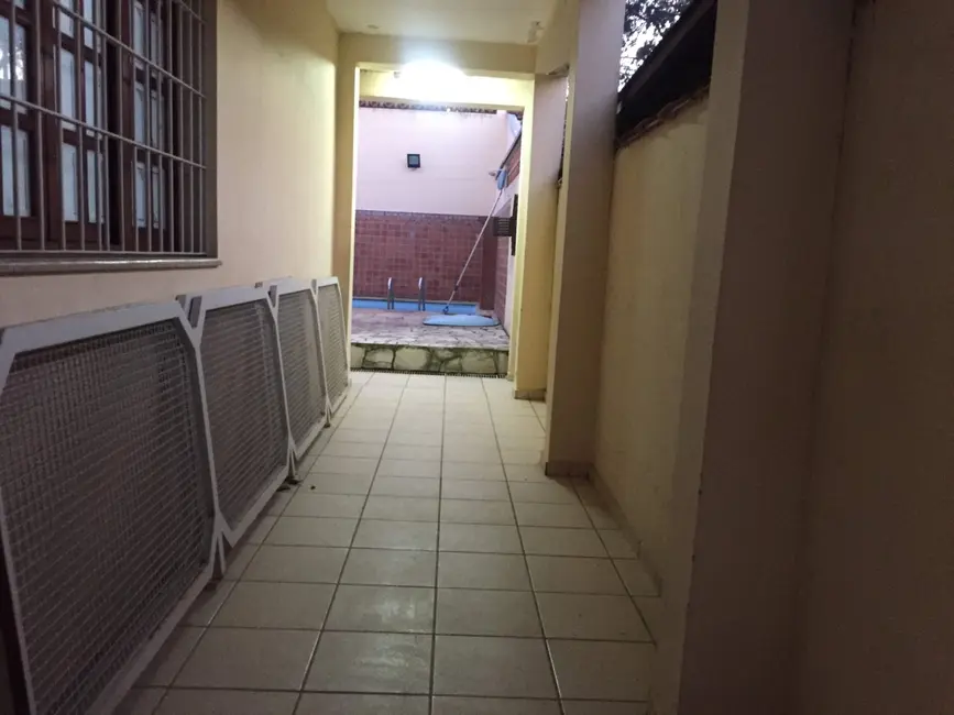 Foto 6 de Sobrado com 2 quartos à venda, 140m2 em Jardim Santa Luzia, Pindamonhangaba - SP