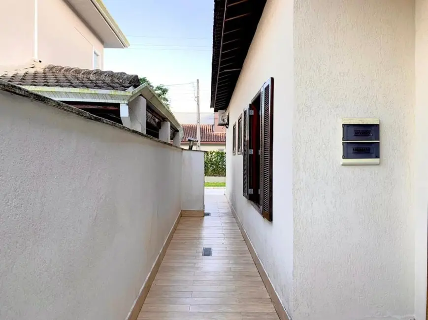 Foto 6 de Casa de Condomínio com 4 quartos à venda, 160m2 em Ubatuba - SP